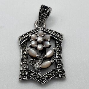 Vtg Sterling Marcasite & MOP Mother Of Pearl Floral Flower Pendant / 1.5” x .8”